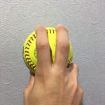 【ソフトボール】ウインドミル投法-ストレートの握り方-
