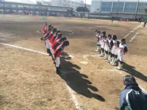 ６人制ソフトボール試合前整列