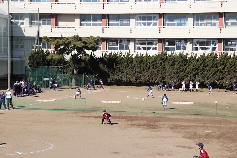 ６人制ソフトボール試合風景