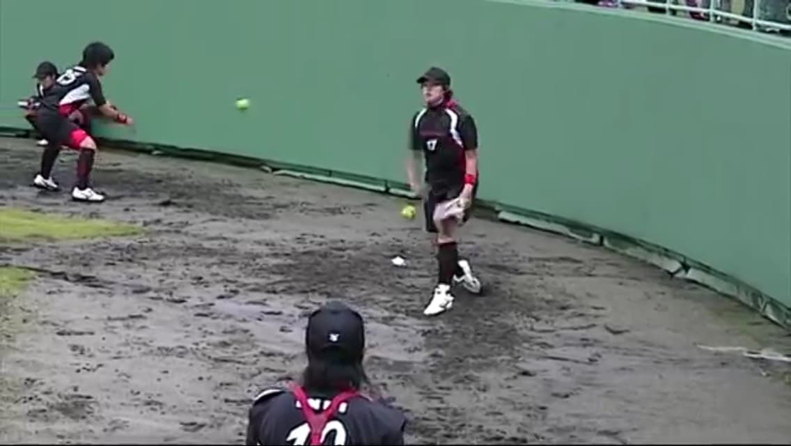 ウィンドミル講座 上野由岐子投手のピッチング動画を解説 ソフトボールの総合メディア ソフトボールタイムズ